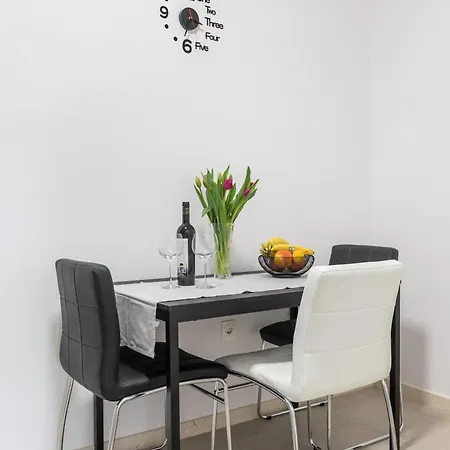 Mirjana, Apartment